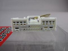 G10Z  �����X�e���I�R�l�N�^�[�@�}�c�_�@24P